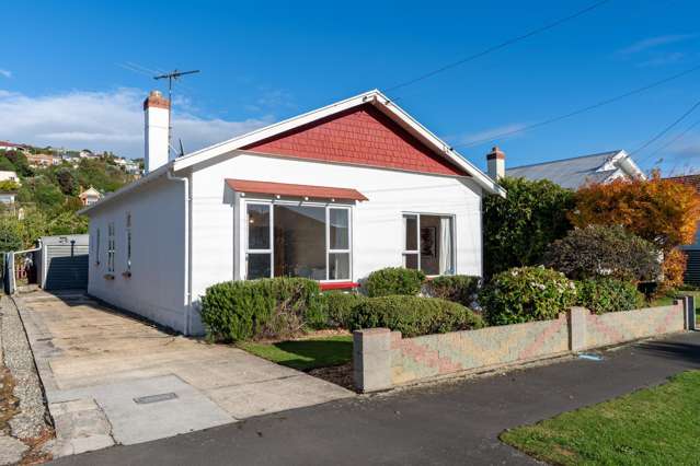 Beautifully presented sunny home