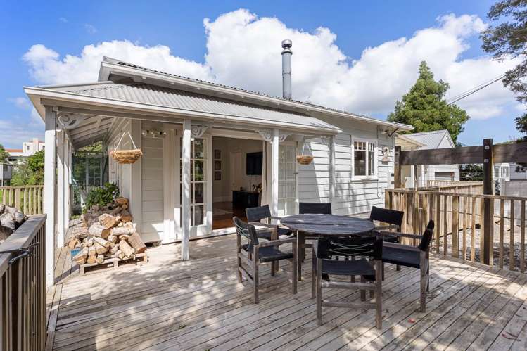 2 Seaview Avenue Northcote_7