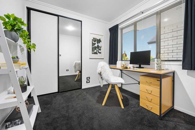 61 Somerton Drive Huntington_15