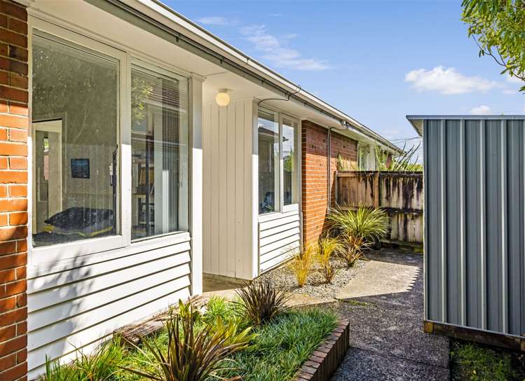 2/7 Alwyn Avenue Te Atatu South_14