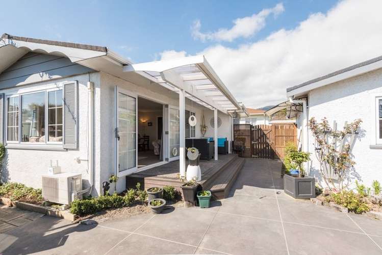 2/27 Exeter Street Stoke_0