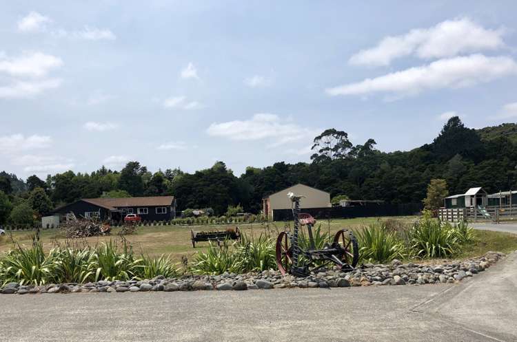 984 Kahikatea Flat Road Waitoki_0