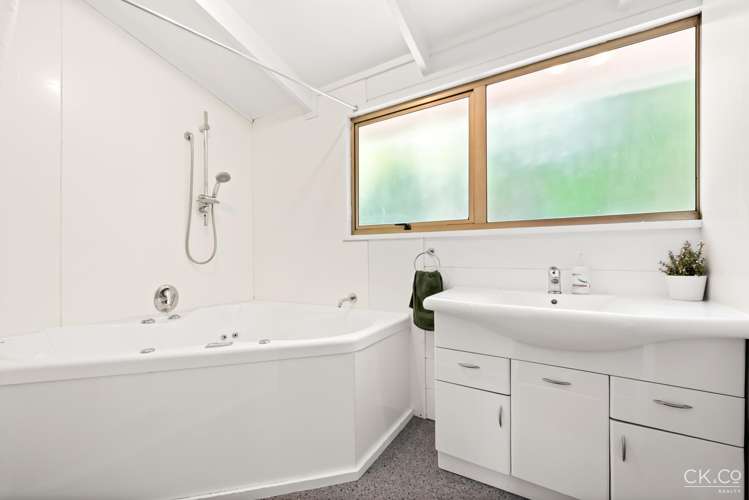 12 Rondane Place Tirohanga_13