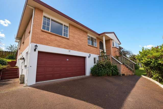 Spacious Family Home – 1 Princess Maria Place, Massey