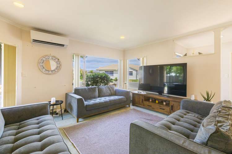 6 Ellerslie Place Taradale_2