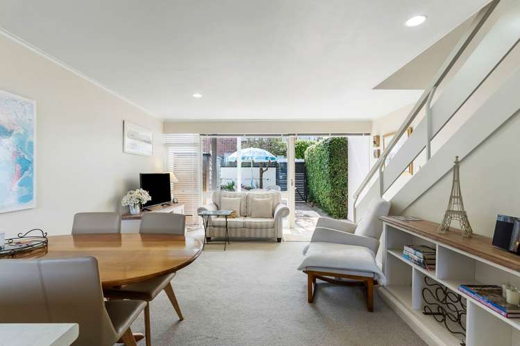 2/72 Sylvan Avenue_0