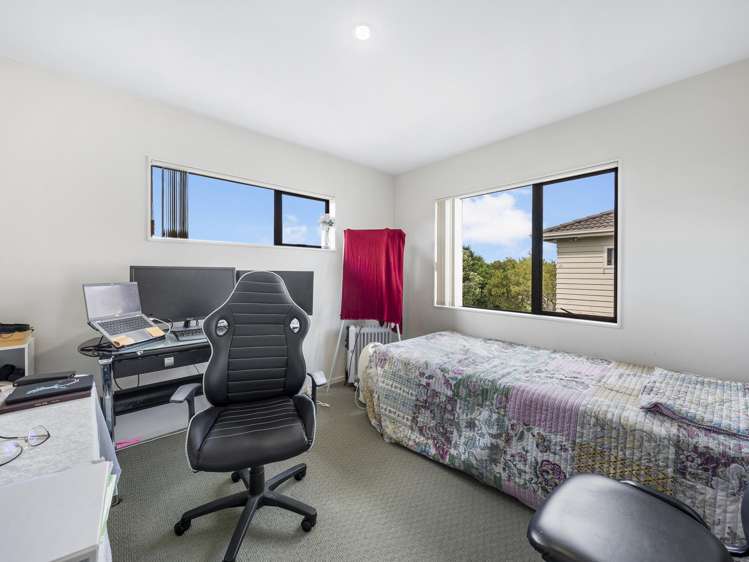 33 Riverglade Parkway Te Atatu South_21