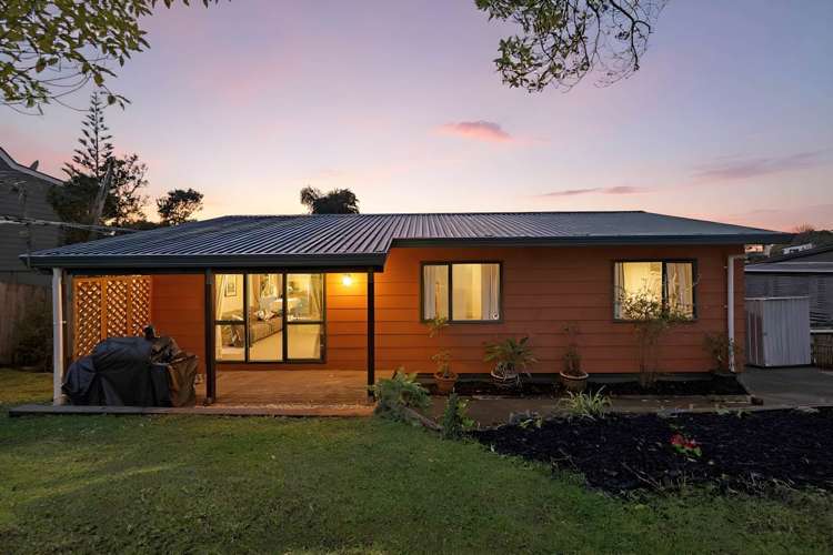 2/235 Glengarry Road Glen Eden_9