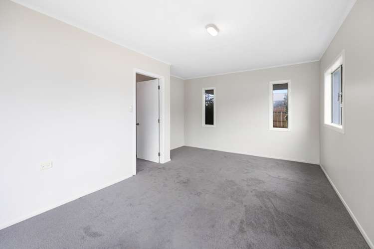 13 Green Lane Hawera_10