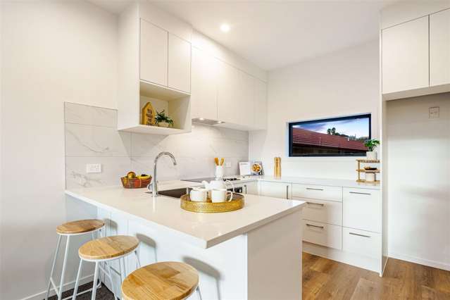 7 Meg Lane Glen Eden_4