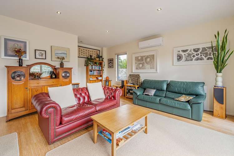 80 Saddleback Grove Karori_2