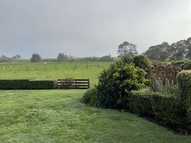 1343 Devon Road Waitara_19