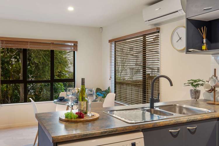 4/42 Fields Parade Oteha_2