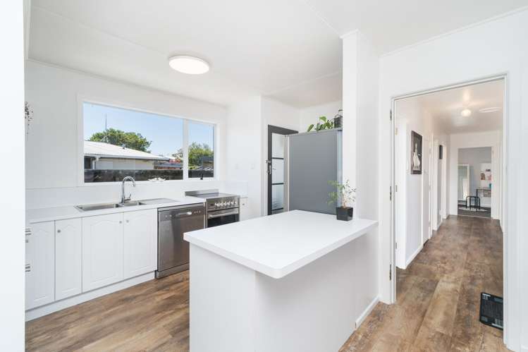 61 Lockhart Avenue Milson_5