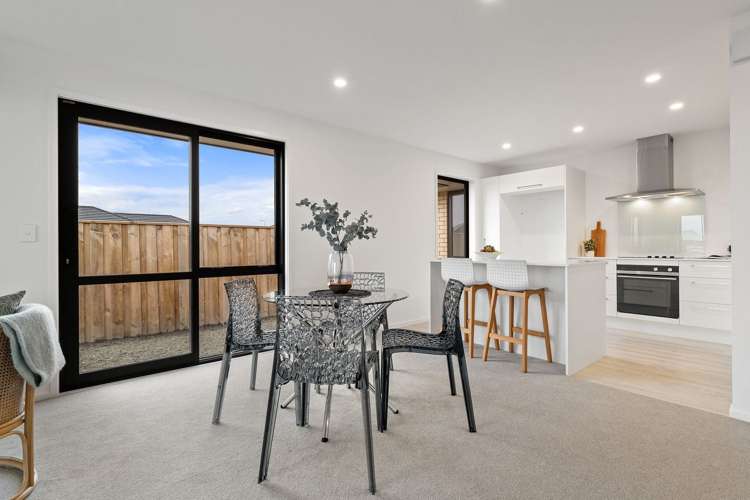 27 Stackwood Avenue Woodend_6