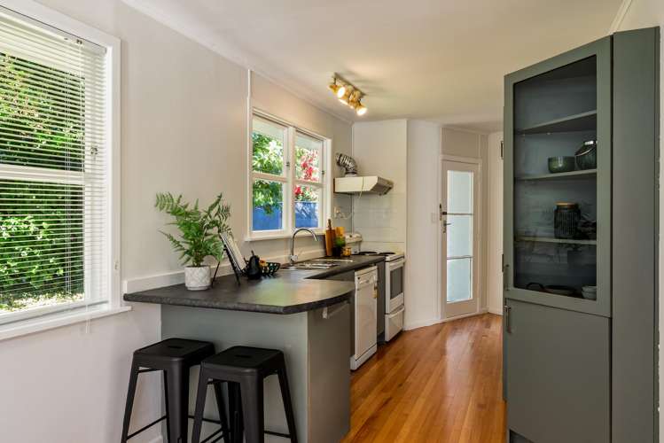 61 Beazley Avenue Paparangi_6
