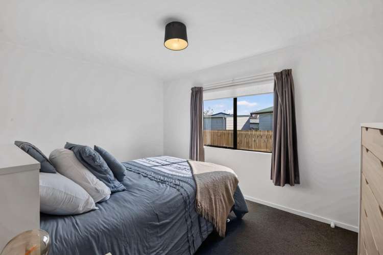 8A Solomon Street Brookfield_10