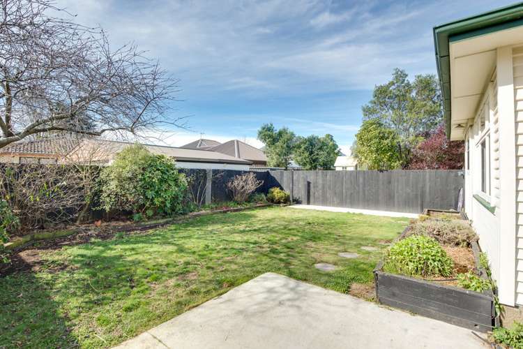 16 Bentley Street Russley_9