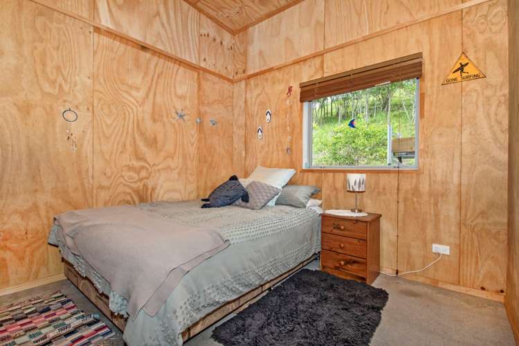 11 Chilcott Road Whananaki_13