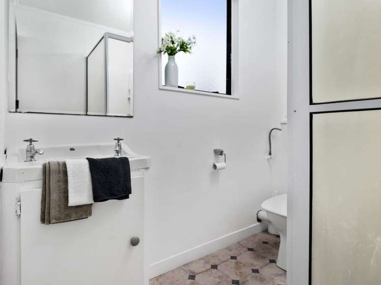 2/35 Rollerson Street Papakura_5