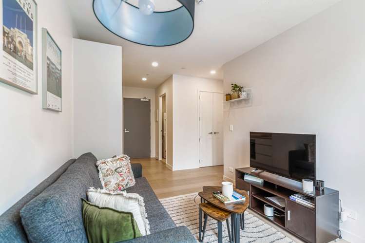 205/1 Greys Avenue_2