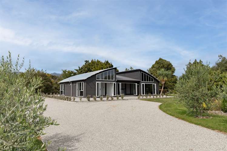 168 Utopia Road_0