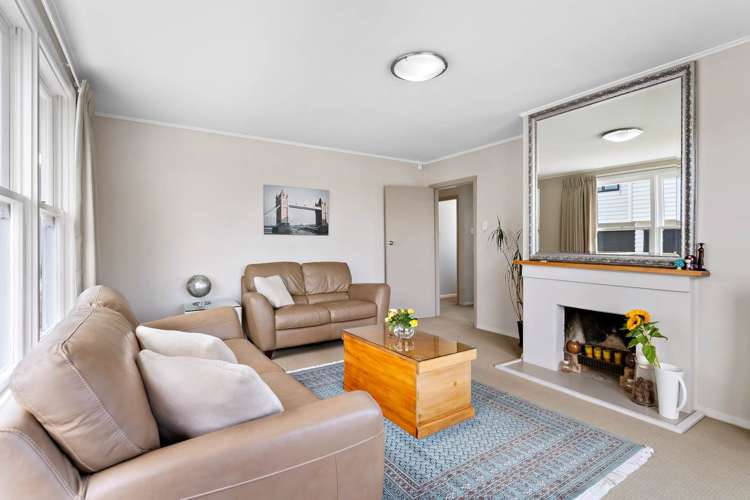 16 Clairville Crescent Wai O Taiki Bay_8