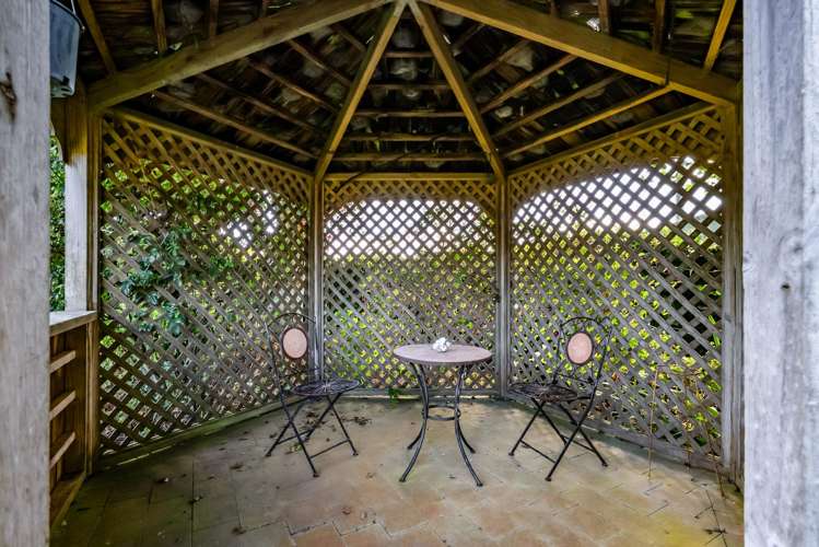 37 Pembroke Road East Stratford_40