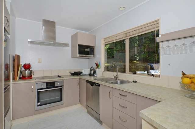 3 Howards Way Kamo_3