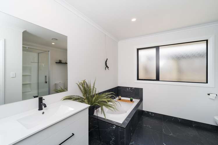 6 Ngaio Street West End_14