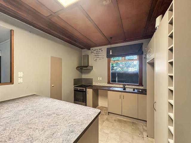 374 College Street 2138_1