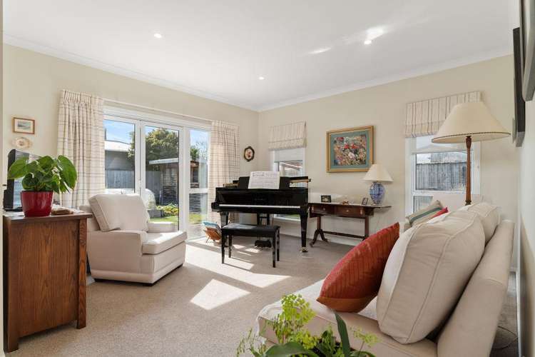 2 Dixon Street Carterton_10