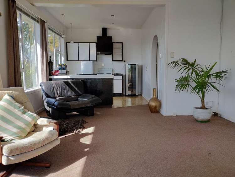 2 Fairmount Road Titirangi_10