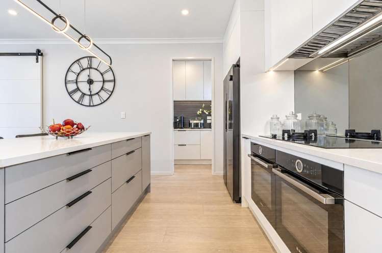 54A Meadway Sunnyhills_10