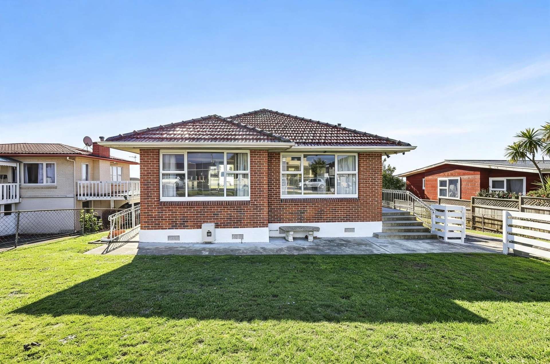73 Bradbury Road Botany Downs_0