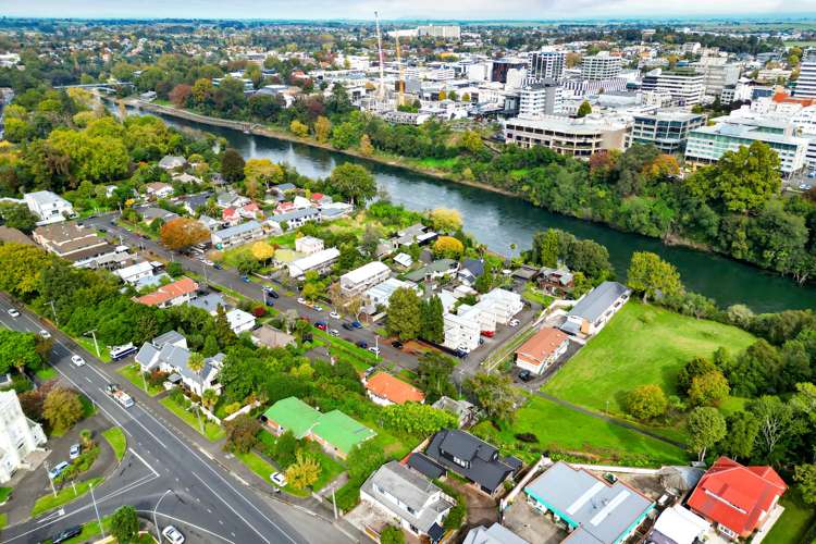 2/165 River Road Hamilton East_20