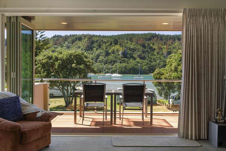 301 Beach Road Whangamata_37