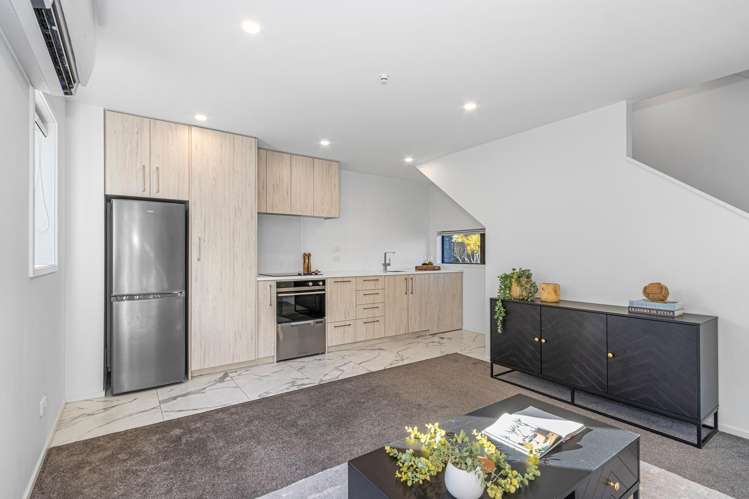 2/4 Riccarton Road Riccarton_3