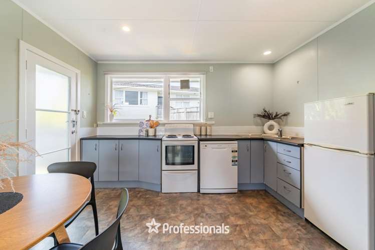 26 Jane Grove Paparangi_11