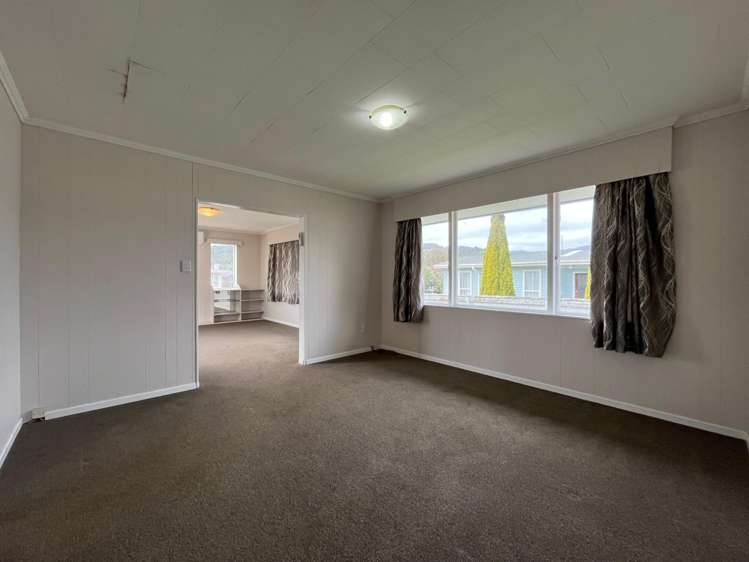13 Kawatiri Grove Wainuiomata_5