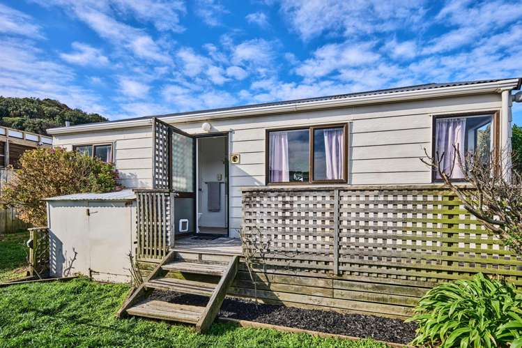 6 Trent Street Island Bay_1