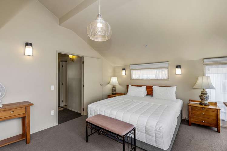 41 - 42 The Parade Bucklands Beach_11