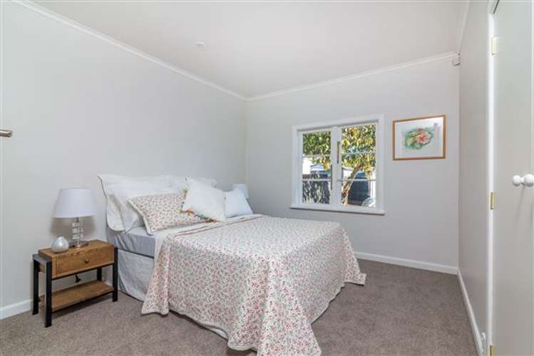 33 Titirangi Road New Lynn_9