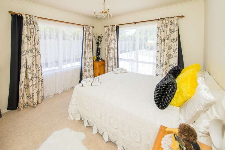 22 Lithgow Drive Otamatea_6