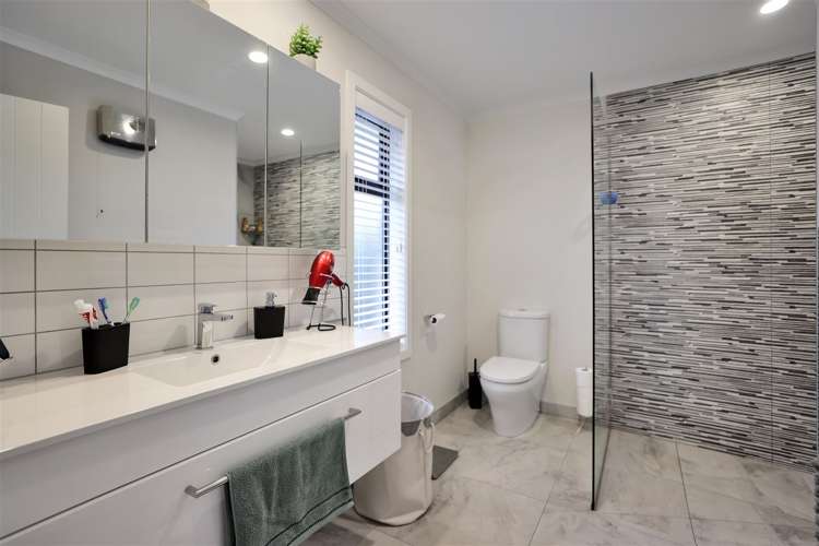 2 Douglas Drive Allenton_14