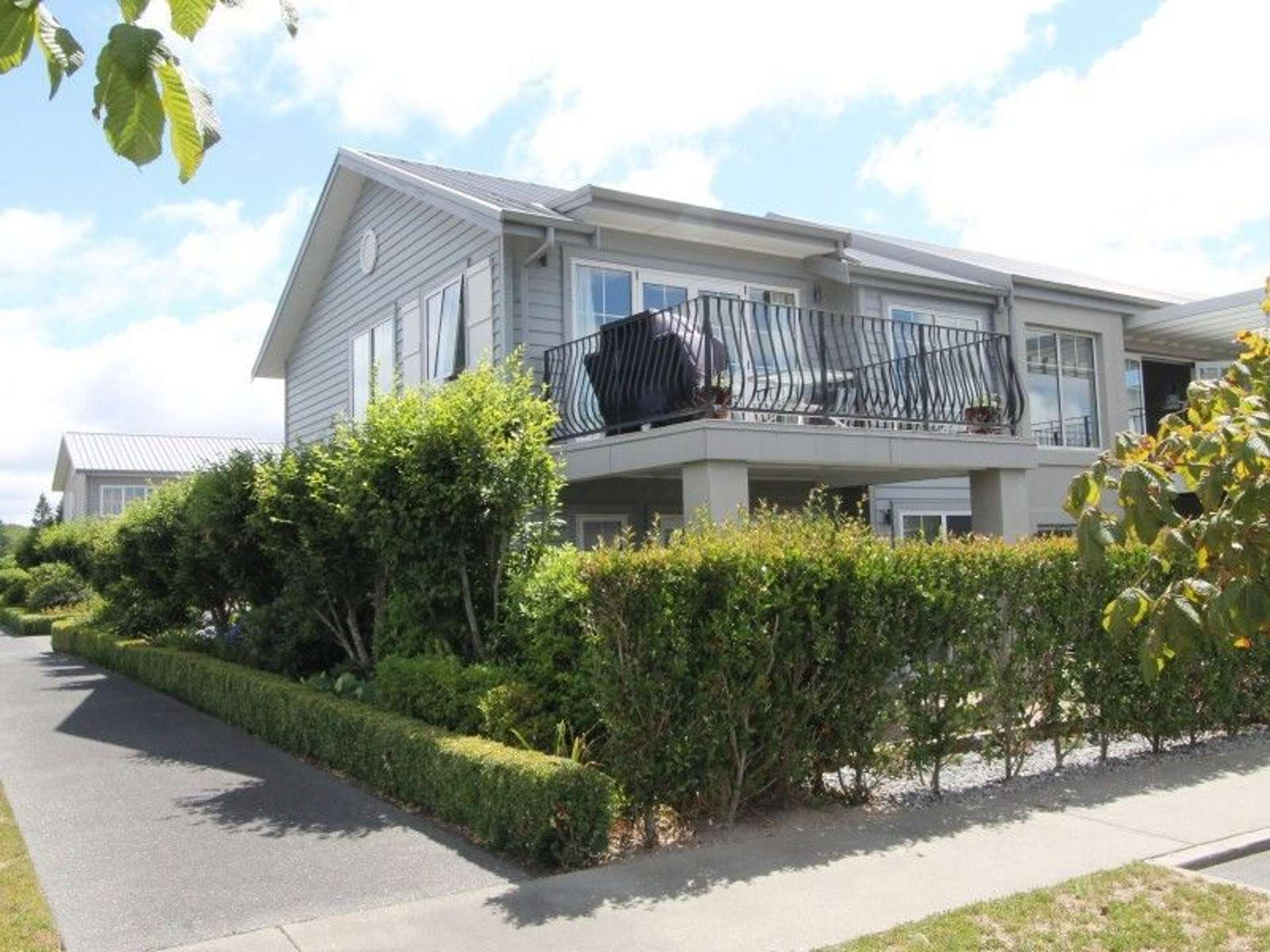 27 Chateau Crescent Rangatira Park_0