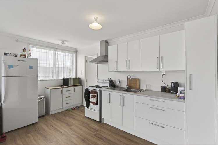 8 Simons Street Moturoa_24