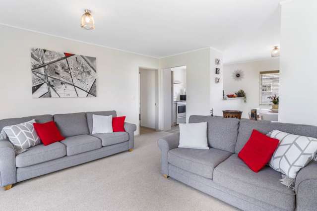 2/43 Holly Street Avondale_1