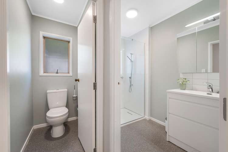 2/13A Wilbur Place Sunnyhills_13