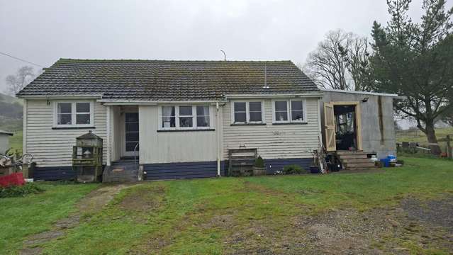 Lifestyle Opportunity -  2.38Ha (approx. 6 acres)